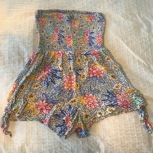 Urban Outfitters Floral Romper Sz. Medium